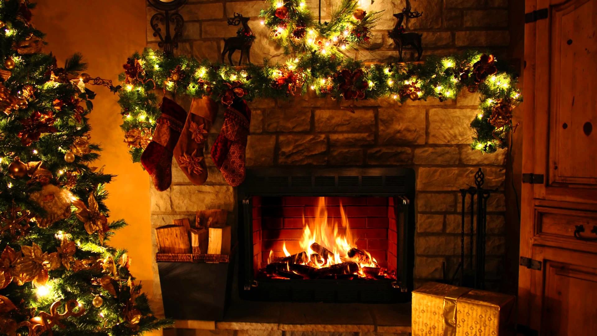 animated christmas tree fireplace screensavers free download