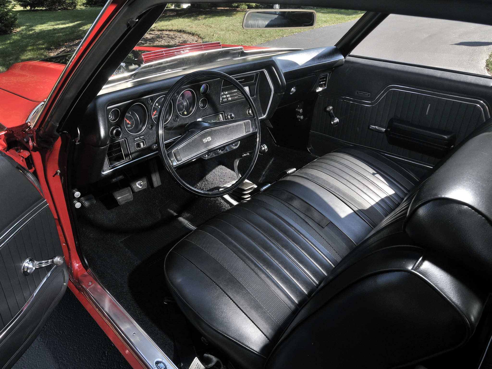 70 Chevelle SS interior 2048x1536.