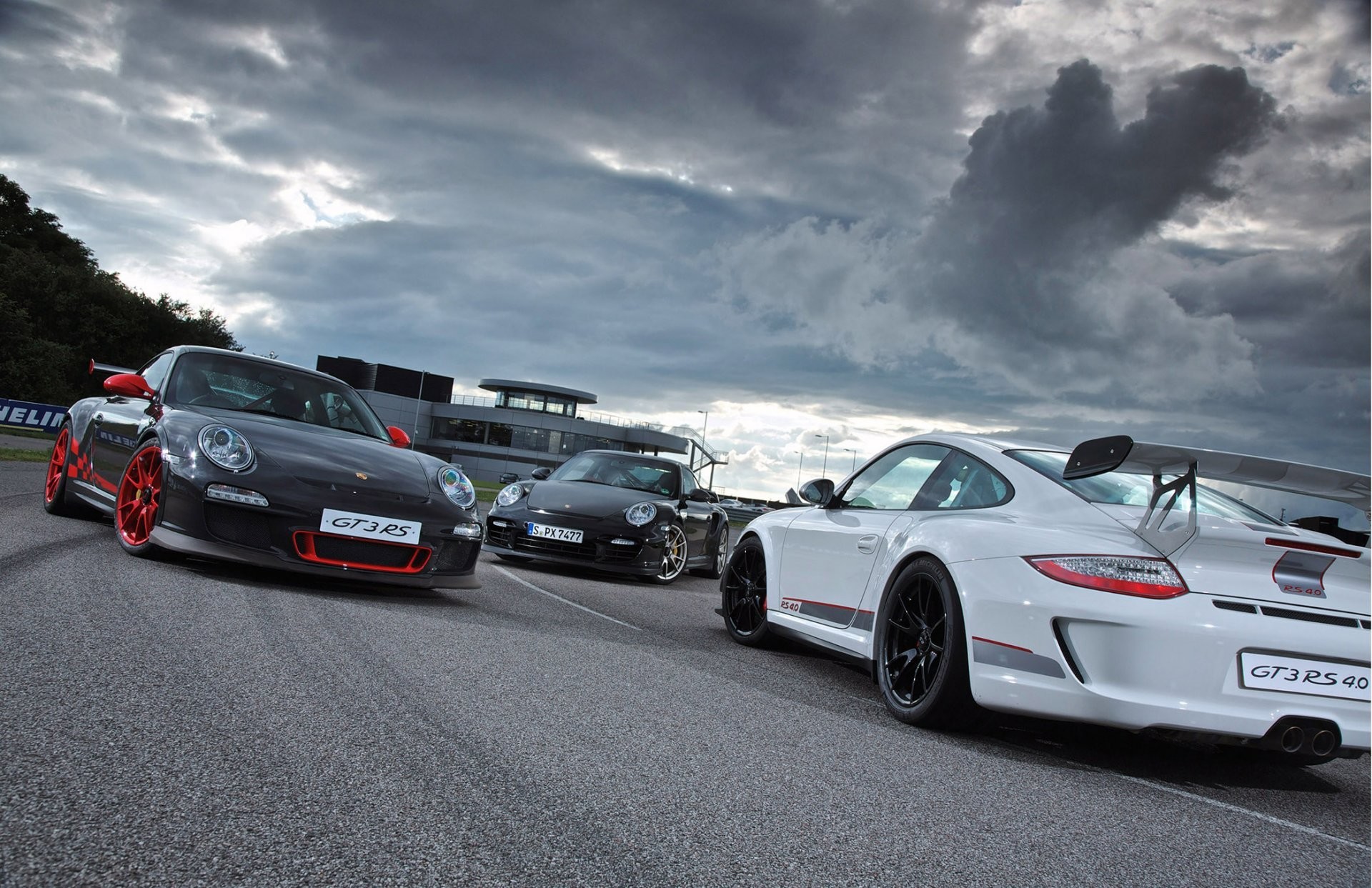 porsche 911 gt3 rs 4.0 white silver black track back front porsche 911 gt3  pc white 1920x1243
