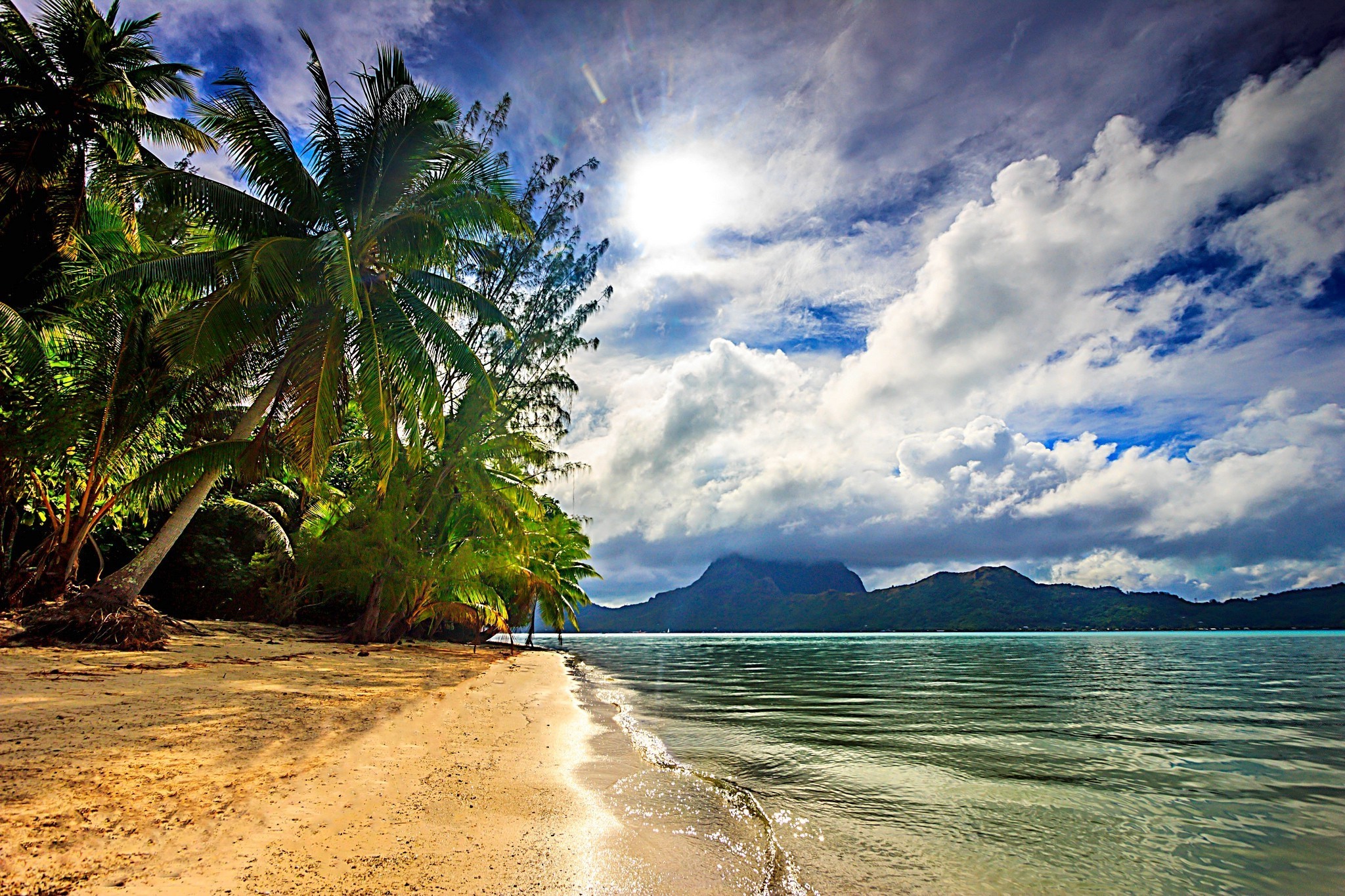 Покажи красивый пляж. Тропический остров Бора Бора. Парадиз остров Карибского моря. Гавайи Мальдивы Карибы. Тропики островов Бора Бора.