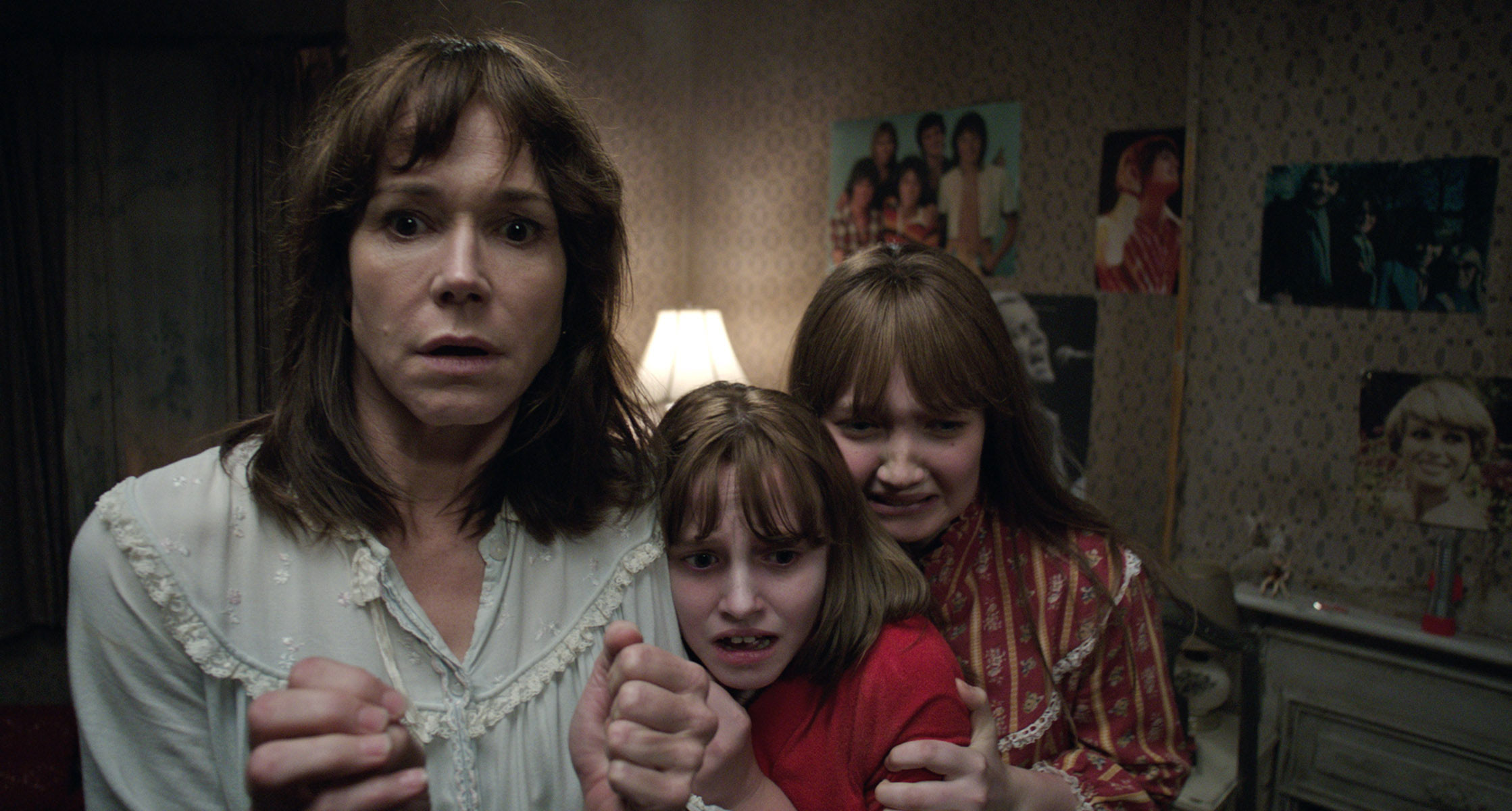 Madison Wolfe in The Conjuring 2 wallpapers (55 Wallpapers) – HD Wallpapers 2238x1200