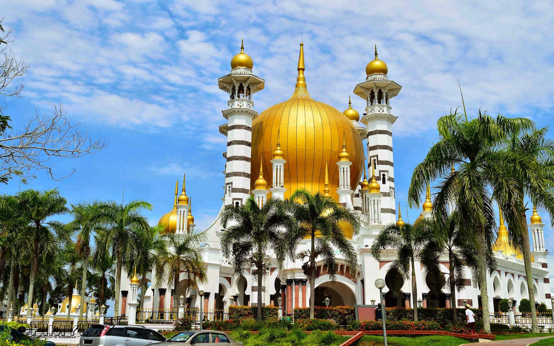 Мечеть шри ланка. Мечеть Убудия. Мечеть Джамек Куала-Лумпур. Мечеть Убудиах – Куала Кангсар, Малайзия. Masjid Diraja Ubudiah Kuala Kangsar Малайзия.