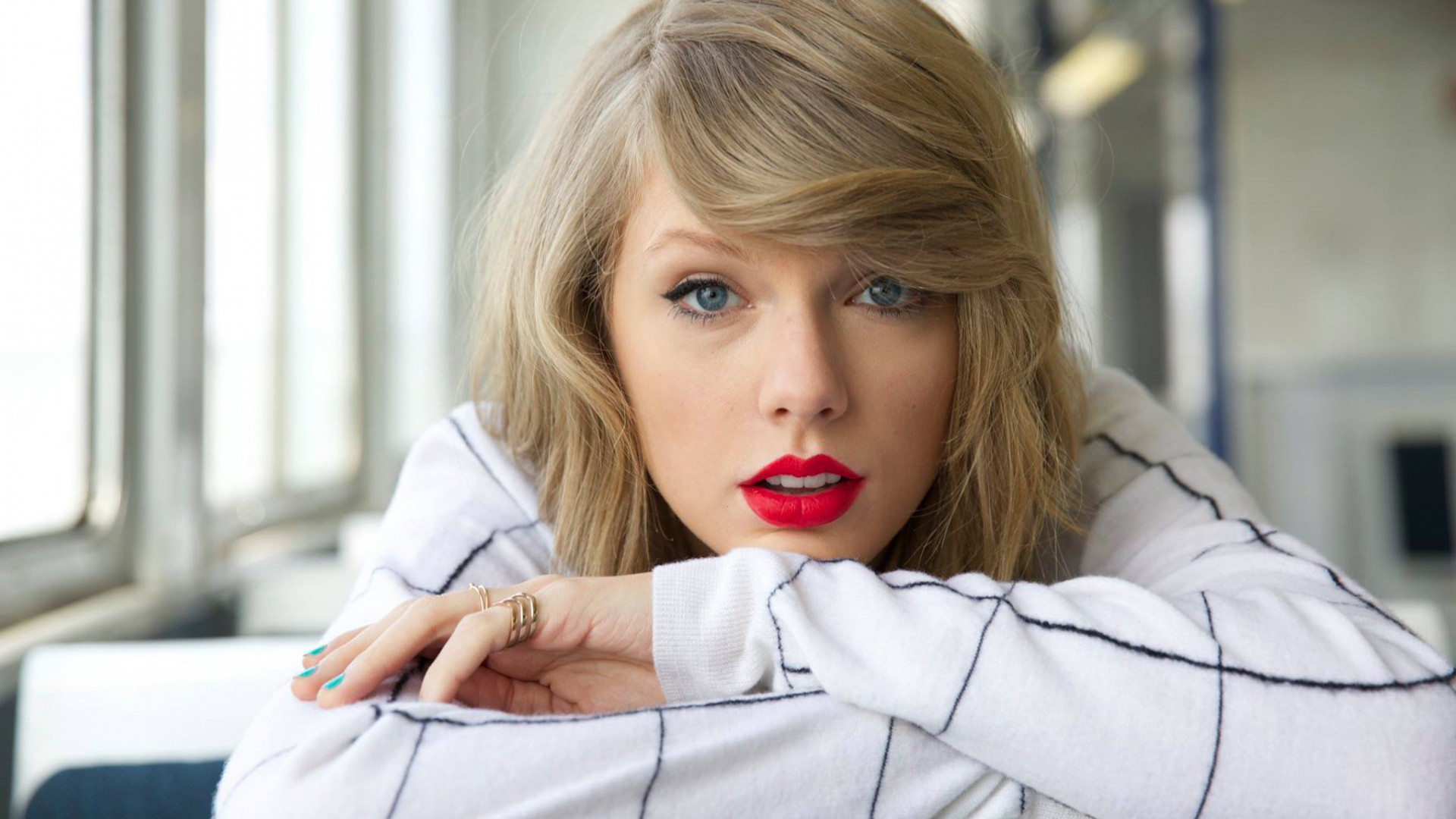 Taylor Swift | Gorgeous Heroine Wallpaper Download | MobCup