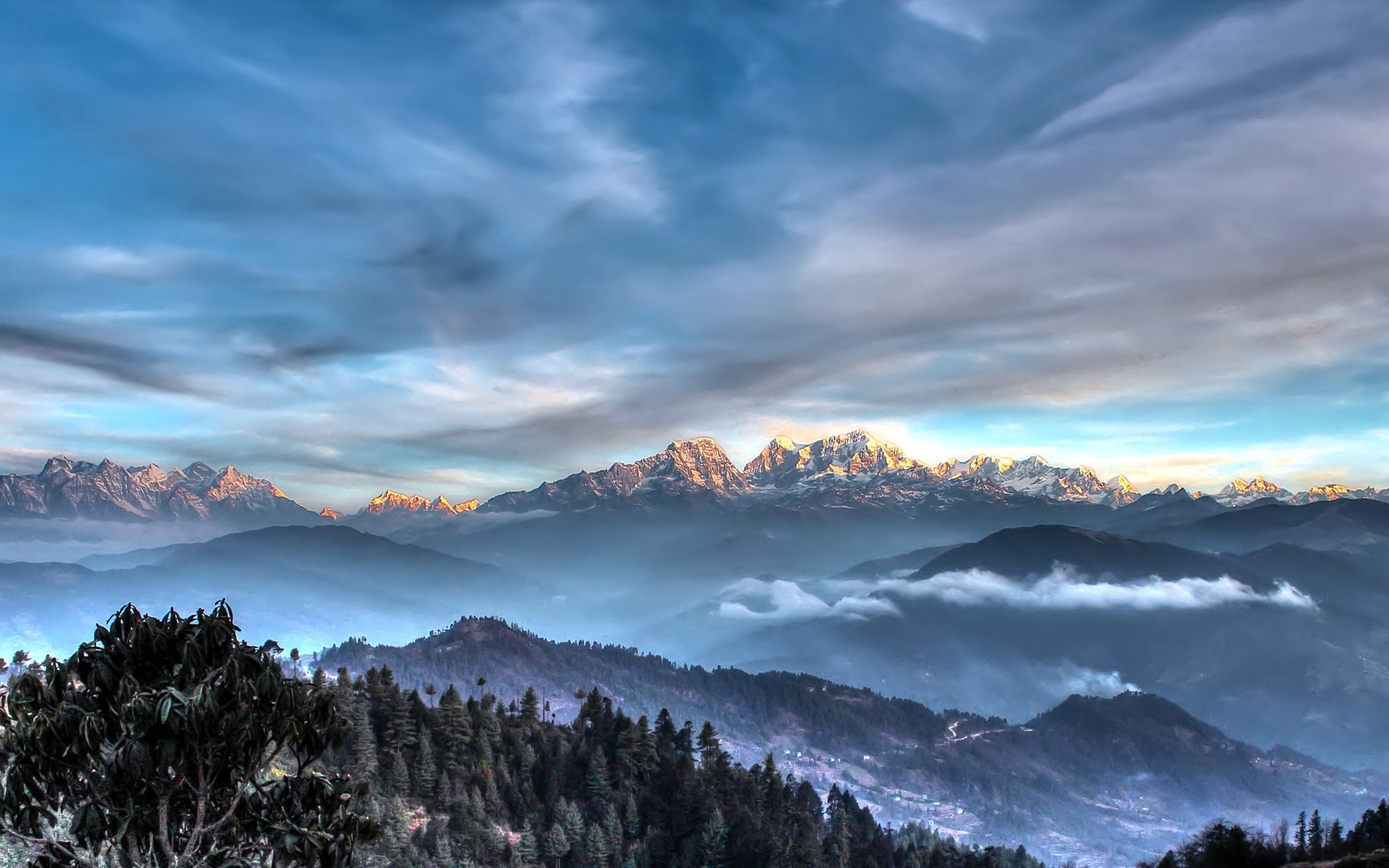 Фотографии размером 1024 2048 пикселей сохранили. Непал Гималаи закат. Горы Гималаи. Гималаи пейзажи. Восход в горах Гималаи.