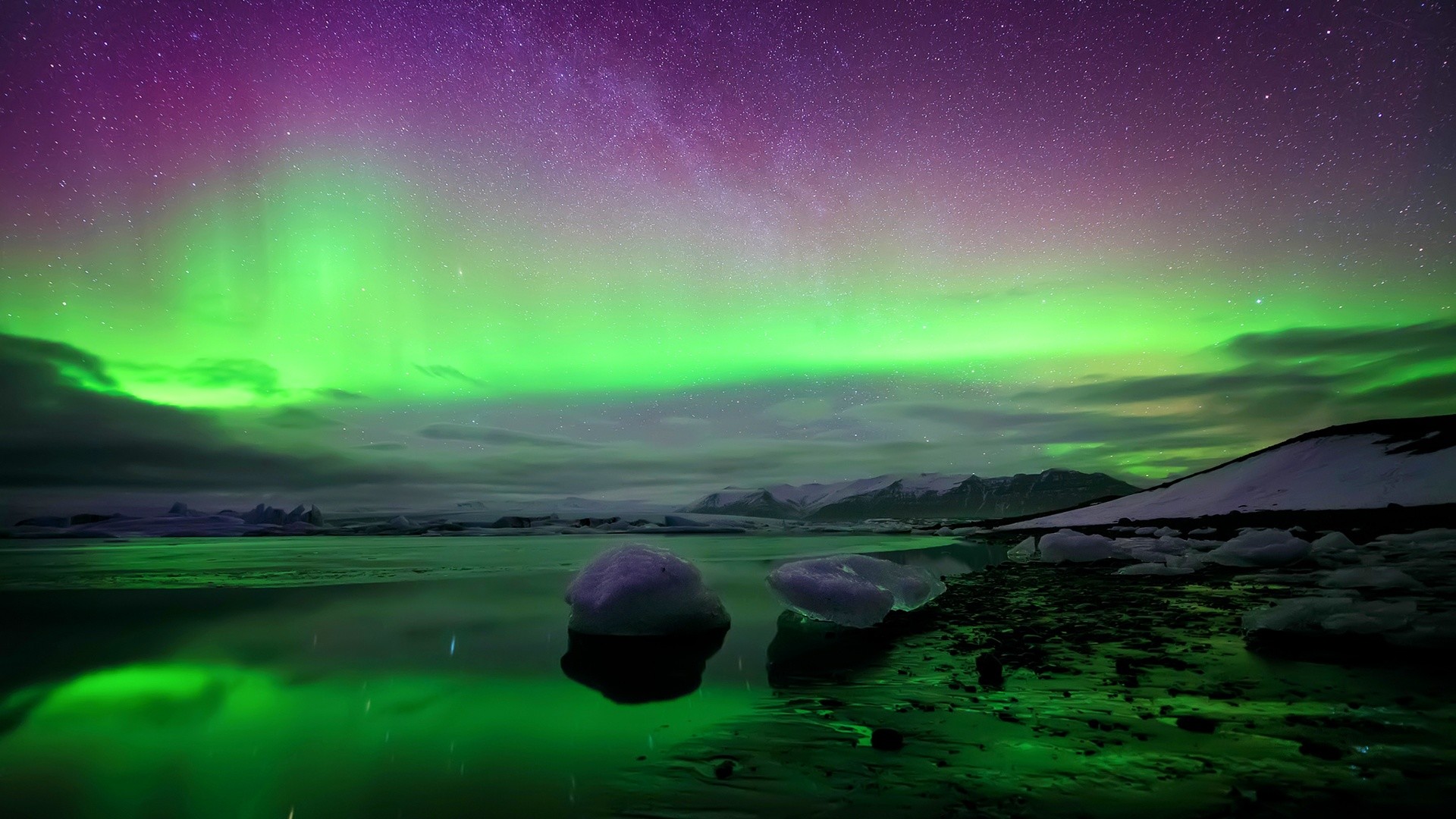 Aurora wallpapers for 4k, 1080p hd and 720p hd resolutions and are best sui...