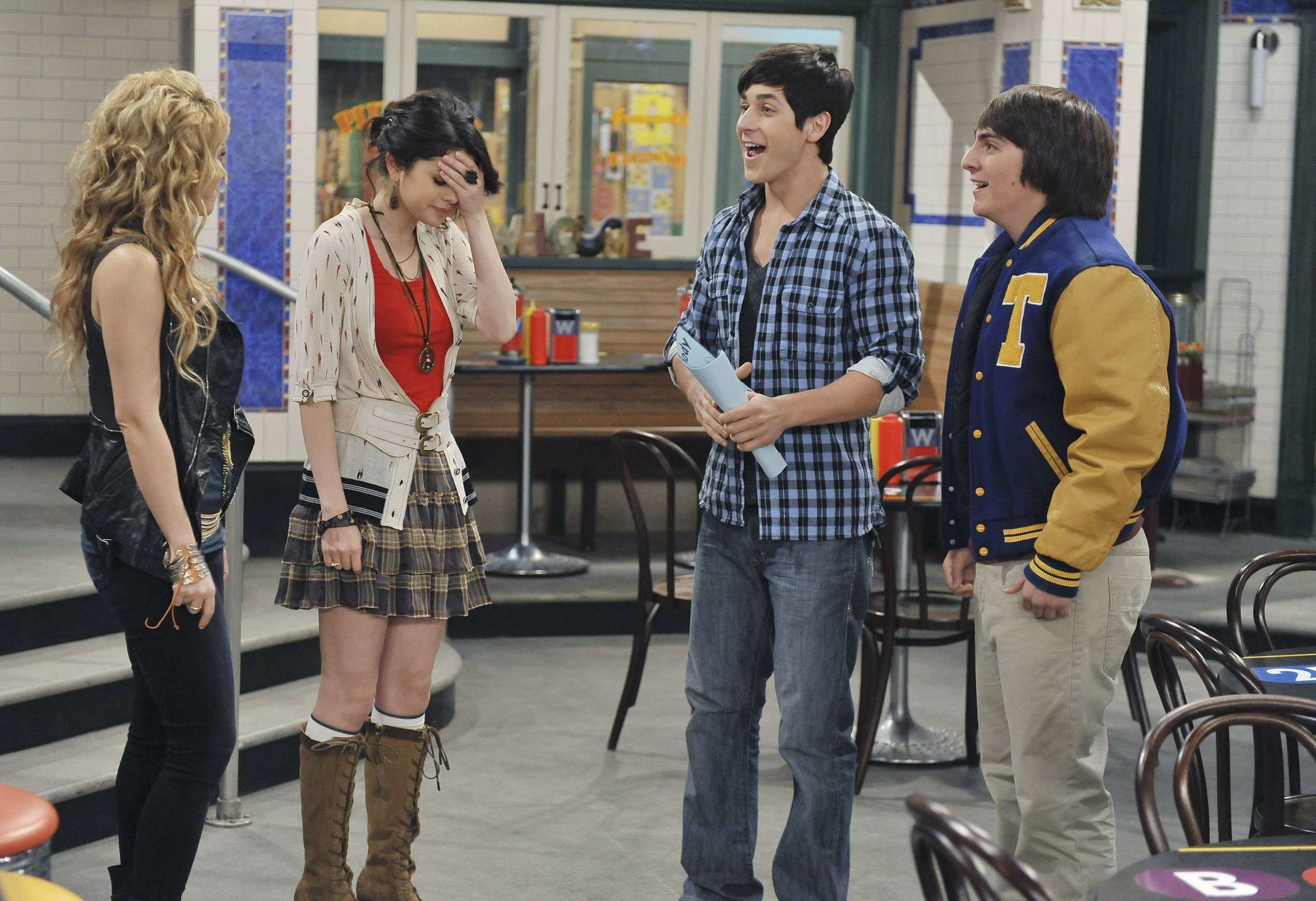 Wizards of Waverly Place Wallpapers.