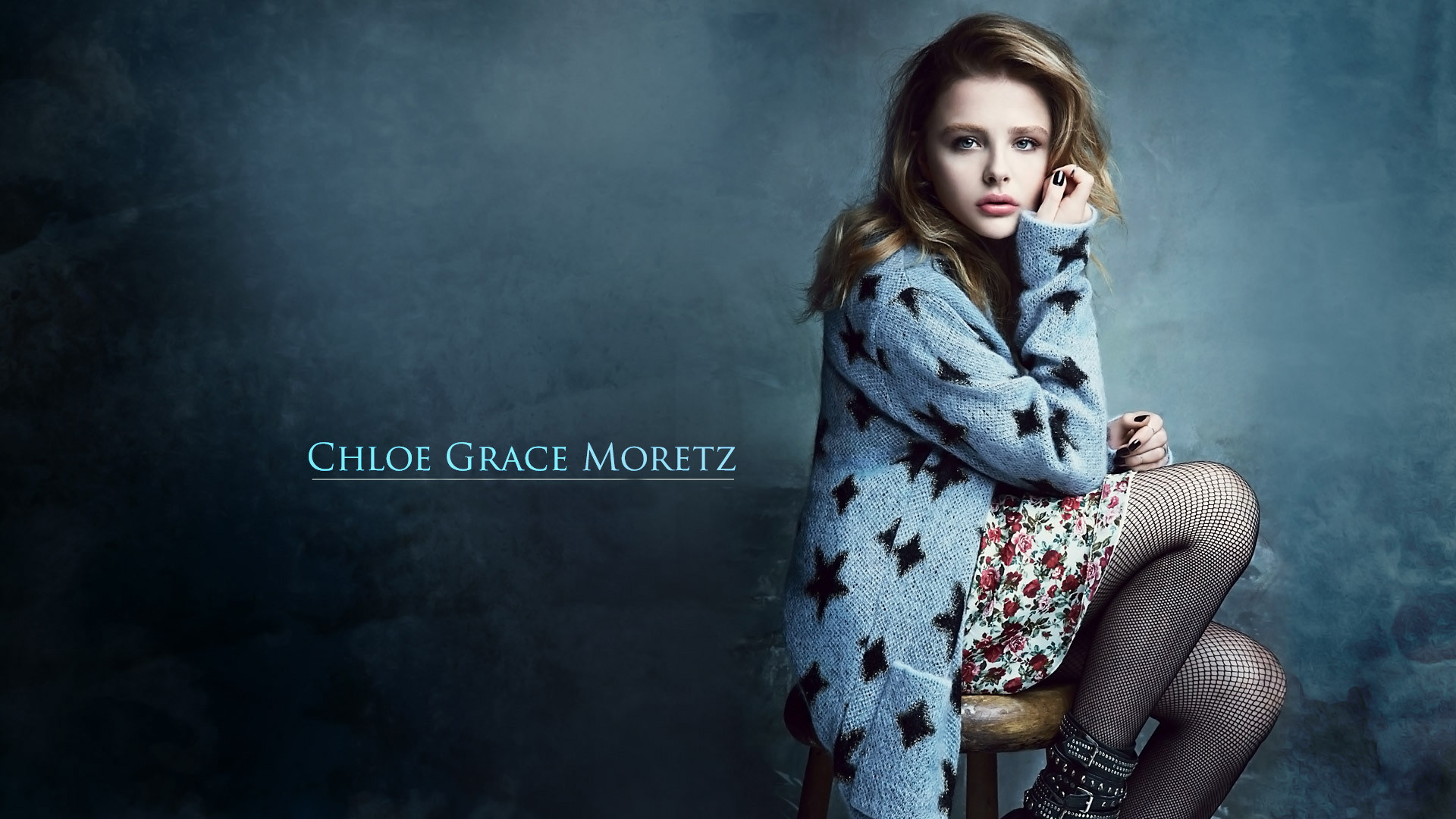 Download Elegant Chloë Grace Moretz Wallpaper
