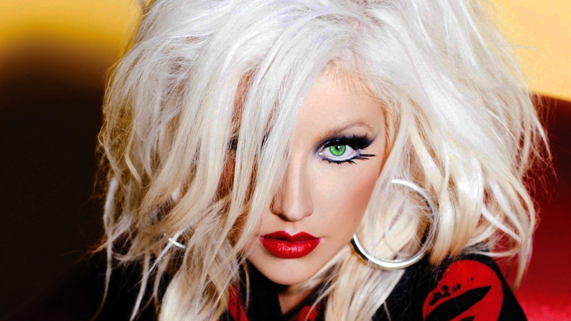 Singer Christina Aguilera  HD Wallpapers