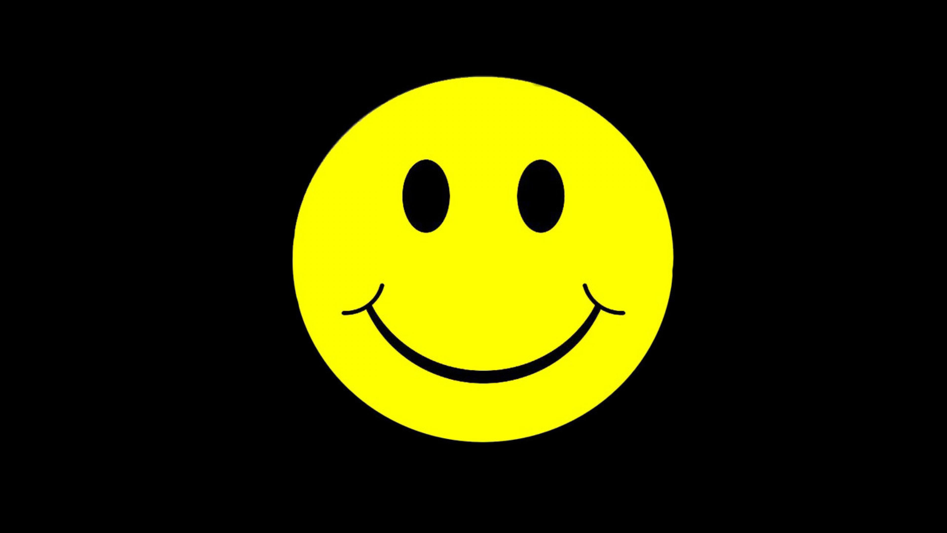 Smiley Face With Black Background - Diysied