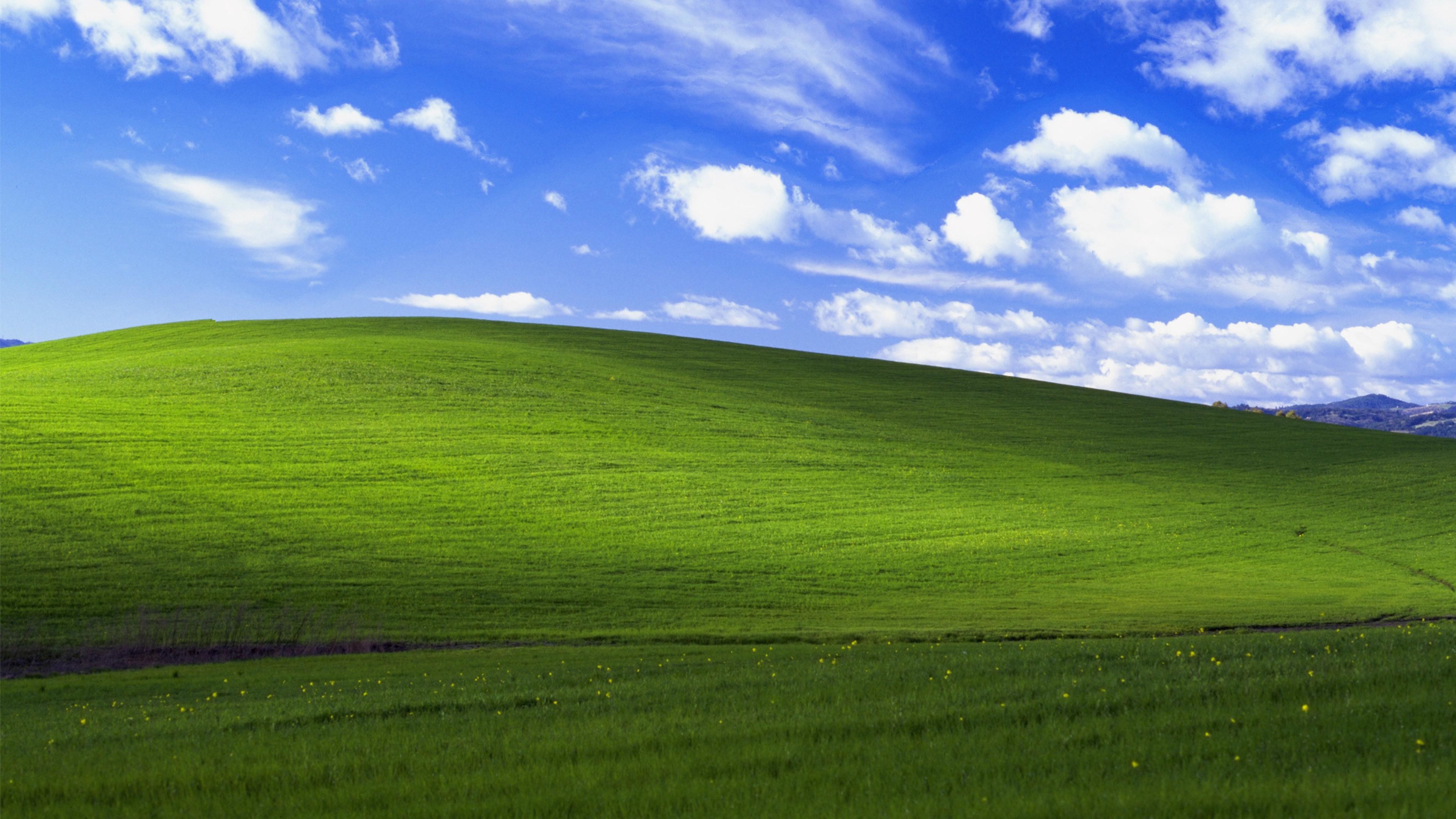 Dù bạn là một Fan của Windows XP hay không, bộ sưu tập hình nền desktop dành cho Windows XP sẽ khiến bạn thích thú. Với một loạt các hình ảnh nền tuyệt đẹp về mặt biển, núi rừng, thành phố,... cho bạn lựa chọn, hãy truy cập vào trang web để khám phá và tải về những hình ảnh mà bạn yêu thích.
