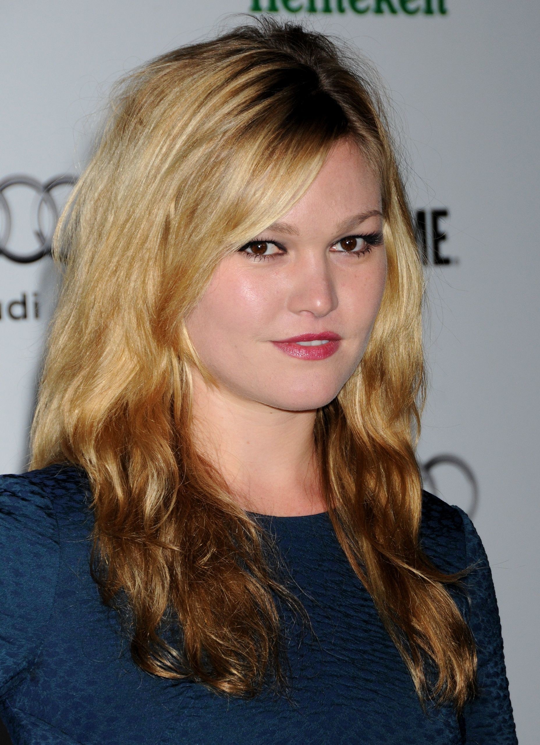 julia stiles wallpapers images photos pictures backgrounds on julia stiles wallpaper