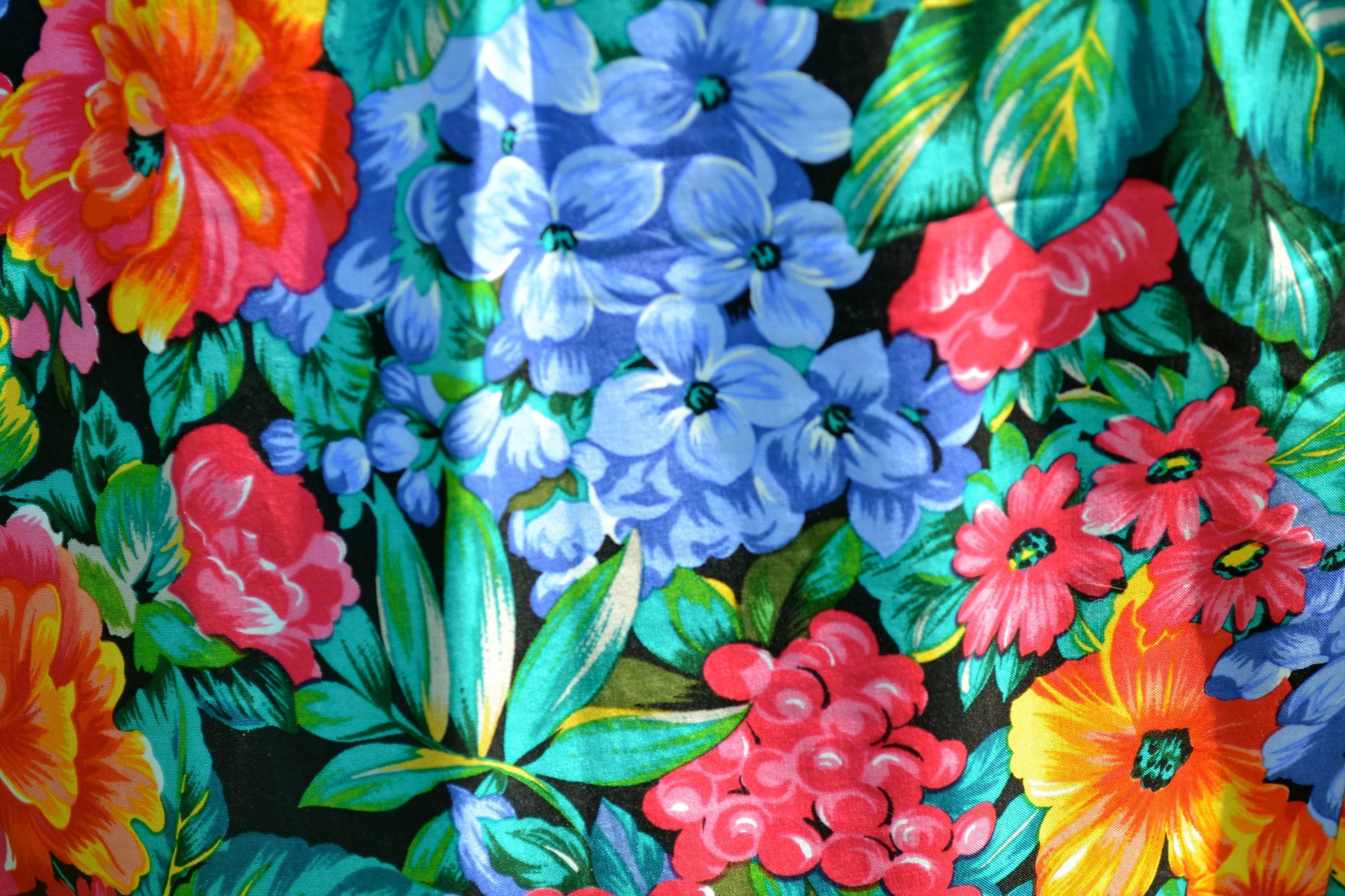Hawaiian Flowers Wallpaper.