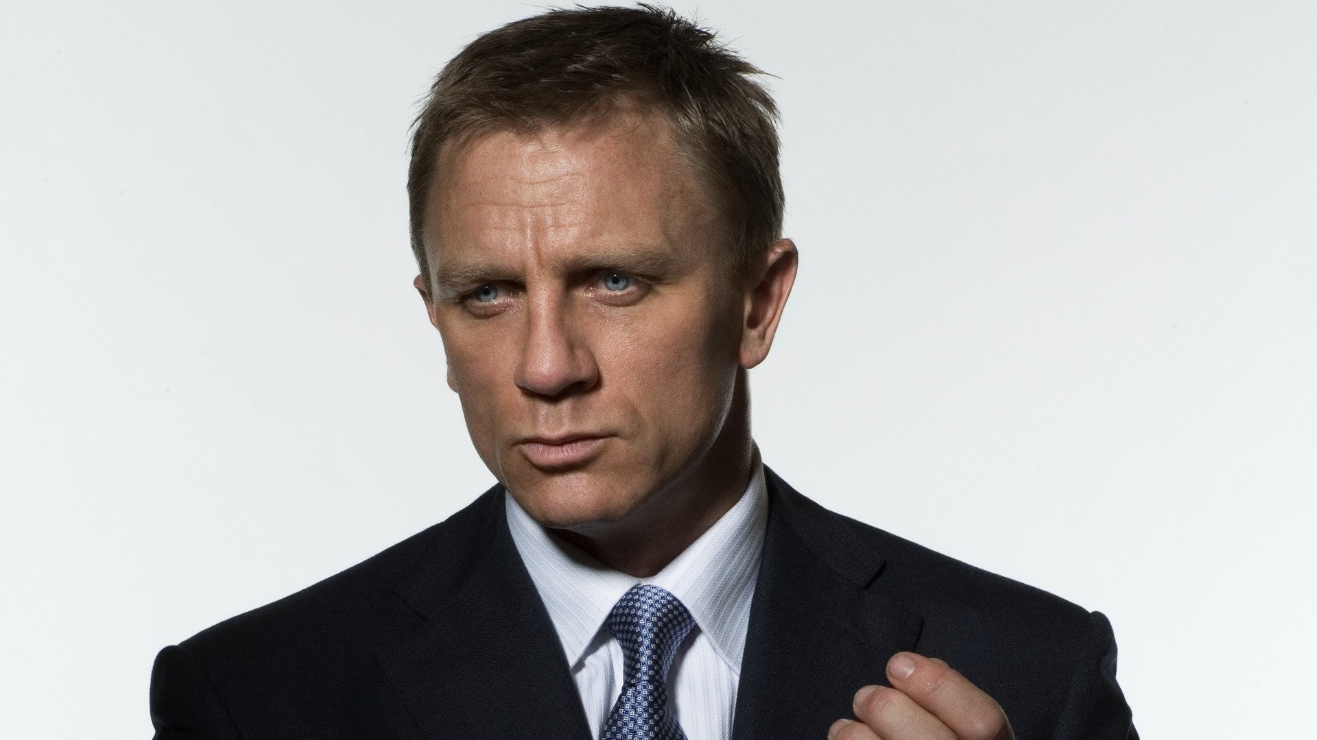 James Bond Casino Royale Suit 1920x1080