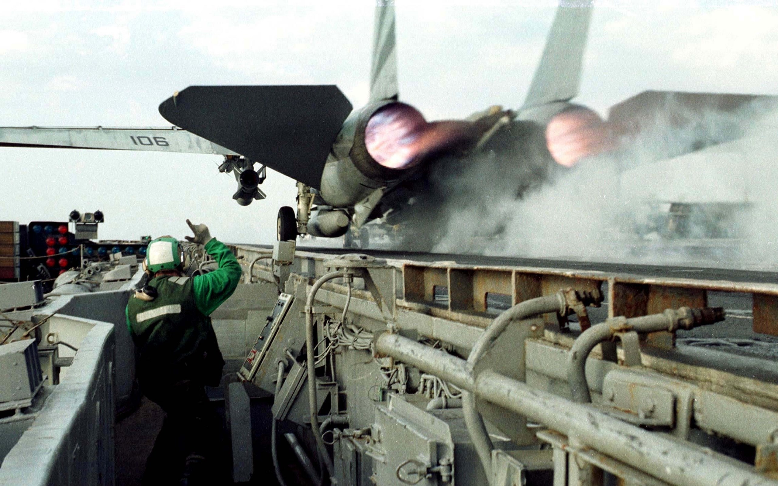 HD Widescreen Wallpapers - grumman f 14 tomcat image, 2560x1600 (790 kB) 2560x1600