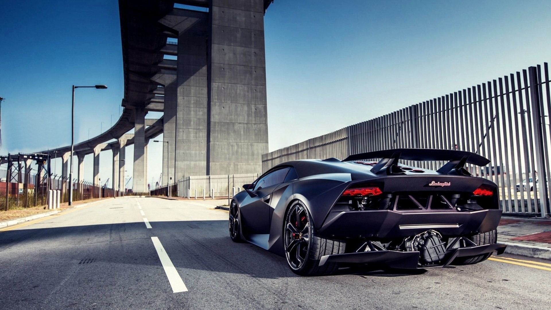 Cars Hd Wallpapers For Desktop 1366x768 Free Download