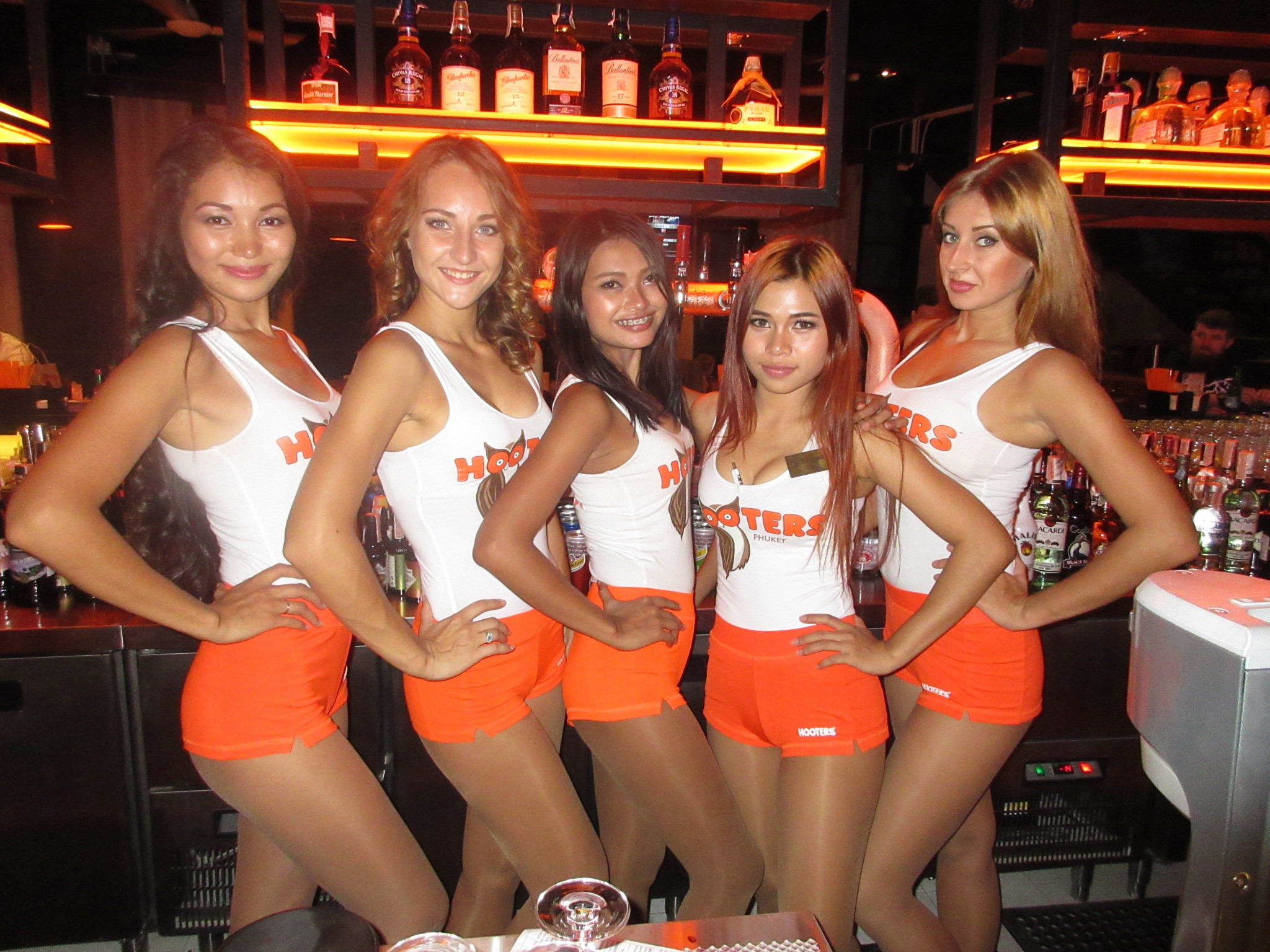 Hooters Wallpaper 67 Pictures WallpaperSet Hooters Wallpaper 67 Pictures WallpaperSet