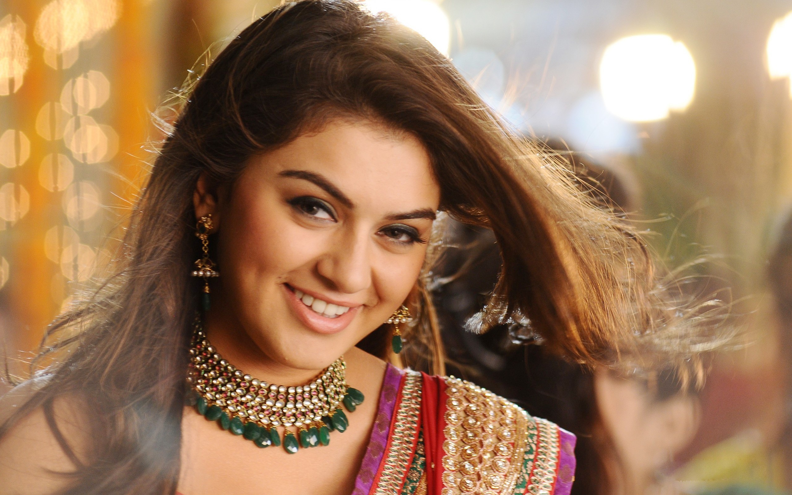 Hansika Motwani Hot HD Wallpaper 2560x1600