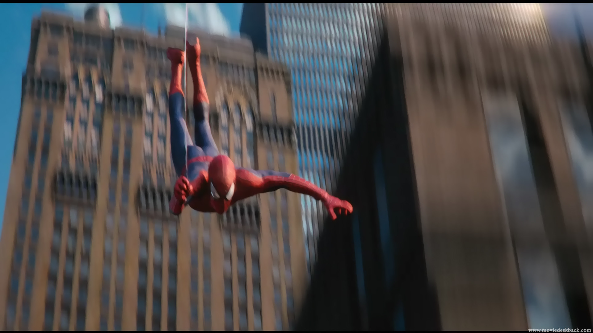 Ibarra sophie rain spiderman video проверь. Университет Эмпайр Стейт человек паук. Человек паук падает. Человек паук в прыжке. Человек паук на крыше.