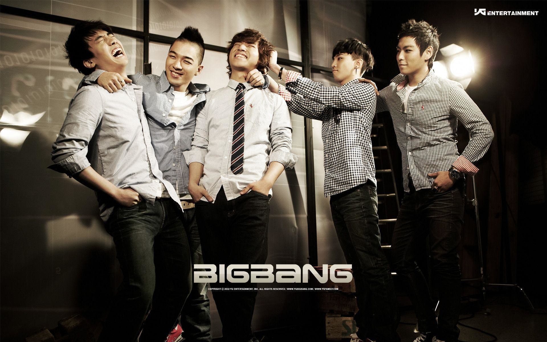 Big bang com. Корейская группа big Bang. BIGBANG группа Кореи. Большой взрыв Биг бэнг.