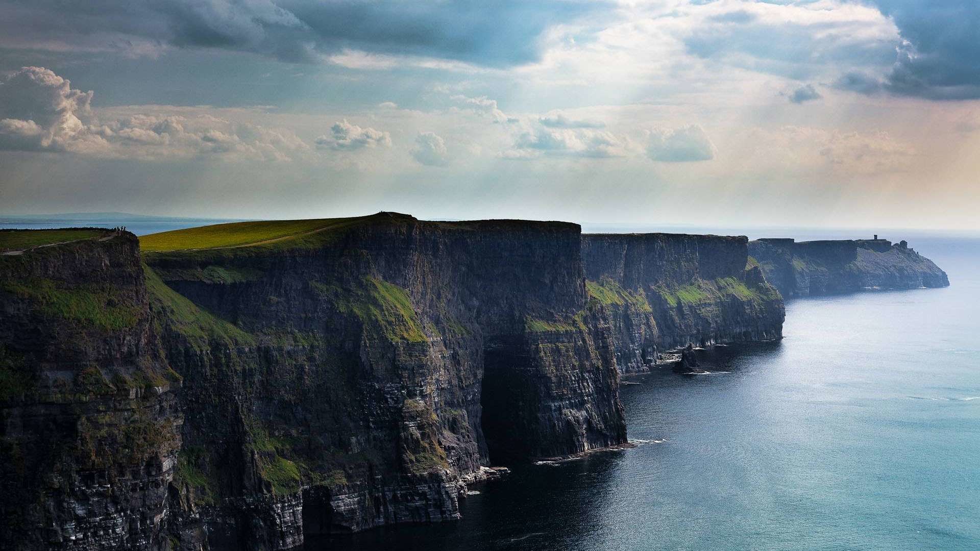 Hình nền desktop Ireland (58+ hình ảnh) - Khám phá những hình nền desktop Ireland tuyệt đẹp, đa dạng với 58+ hình ảnh khác nhau. Từ các cảnh đẹp của Dublin, vườn thú Dublin hay cảnh quan buồn bã trên đảo Skellig Michael, bạn sẽ đắm chìm trong vẻ đẹp của Emerald Isle. Hãy tải hình ảnh và truyền cảm hứng thật tuyệt vời cho công việc hàng ngày của bạn.
