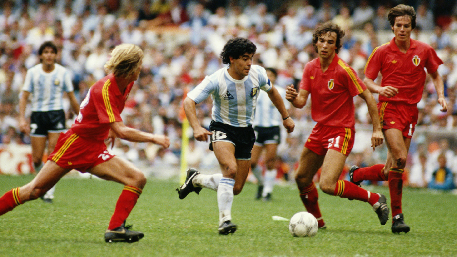 Классический футбол в новом свете. Марадона ЧМ 1986. 1986 Аргентина ФРГ Марадона. Мехико 1986.