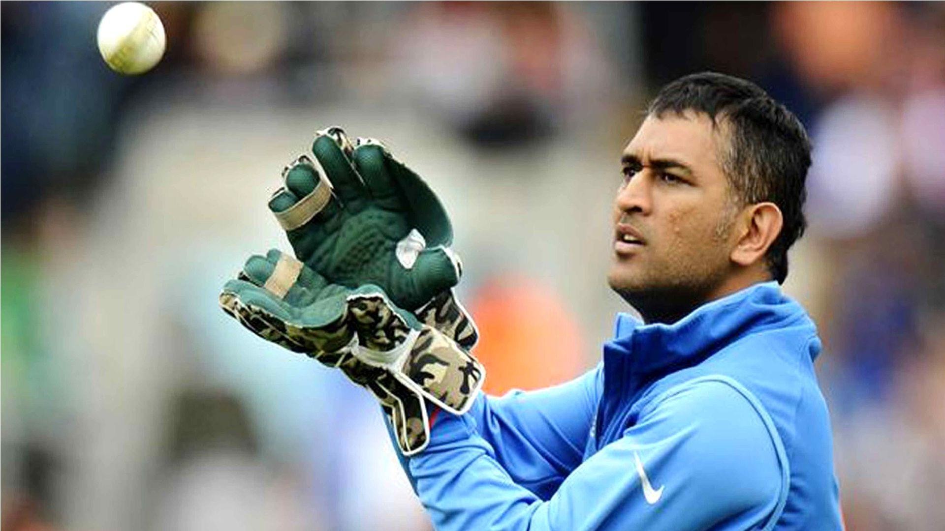 Dhoni Wallpaper APK for Android Download