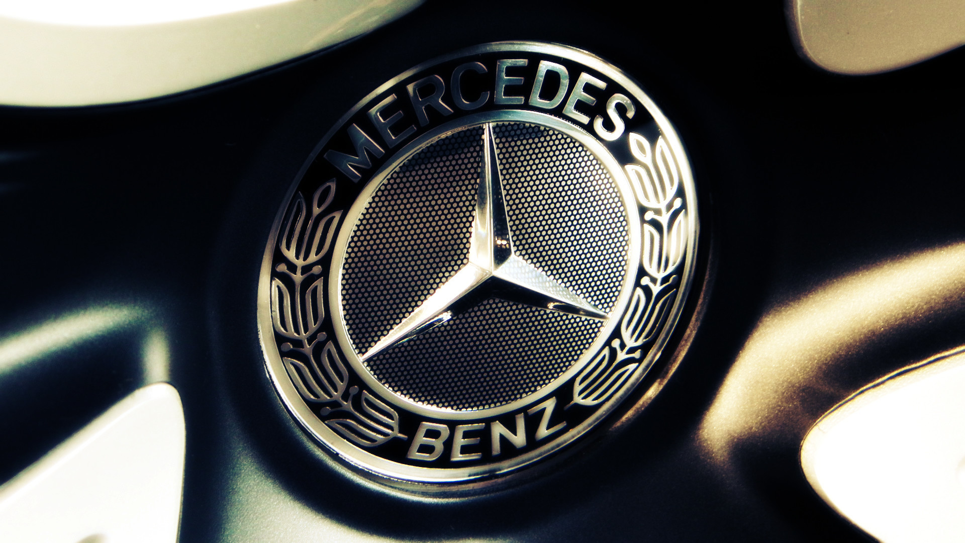 Mercedes World: Design