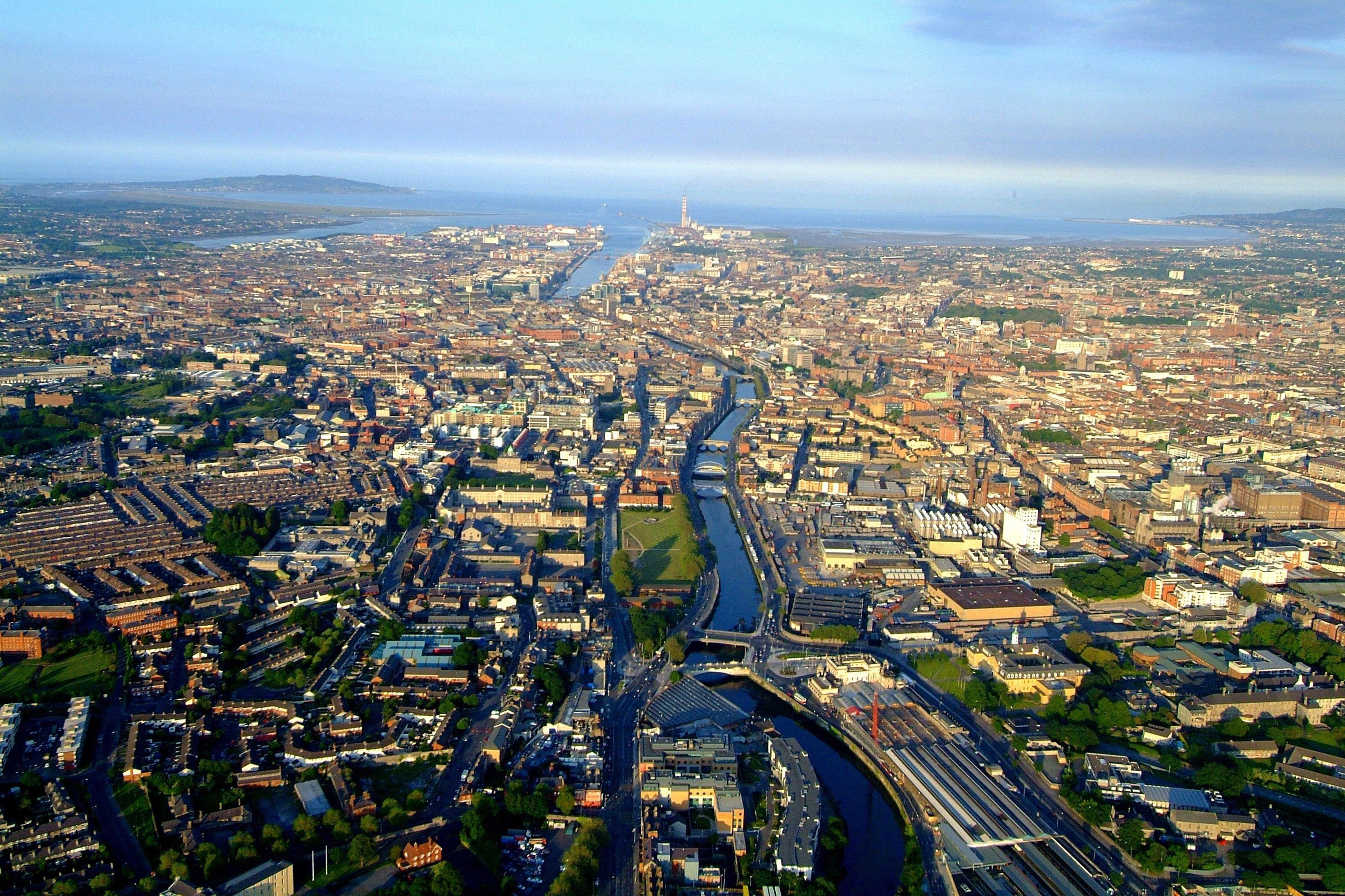 Дублин. Дублин столица. Ирландия Дублин. Северная Ирландия Белфаст с высоты птичьего полета. Ирландия столица Дублин фото.