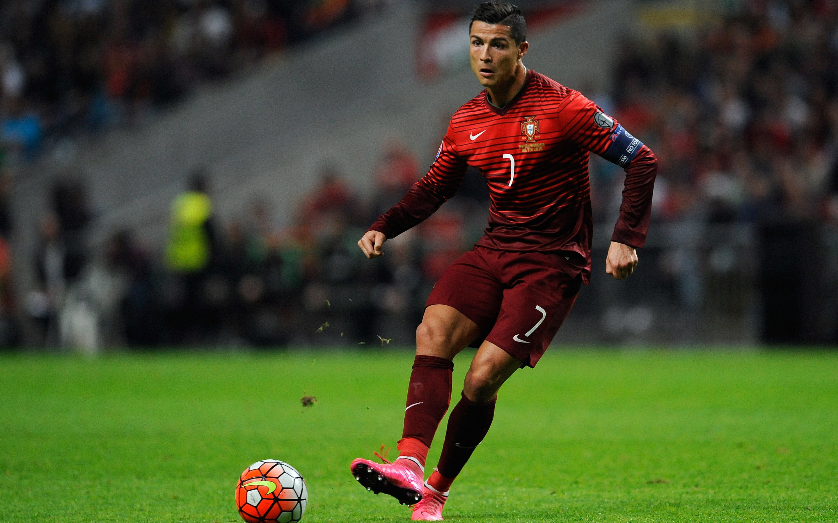 Cristiano Ronaldo Wallpaper High Resolution 2880x1800