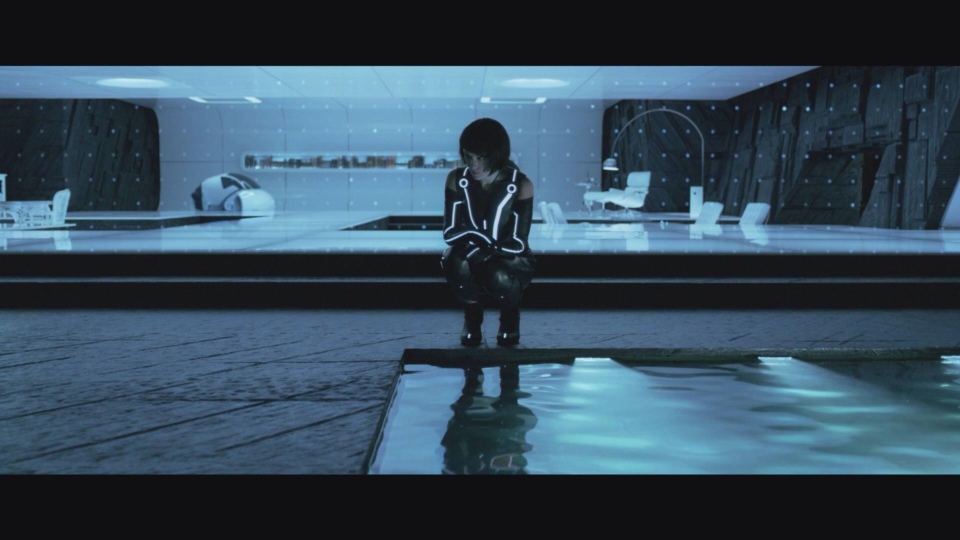 Tron safe house - Olivia Wilde 1920x1080
