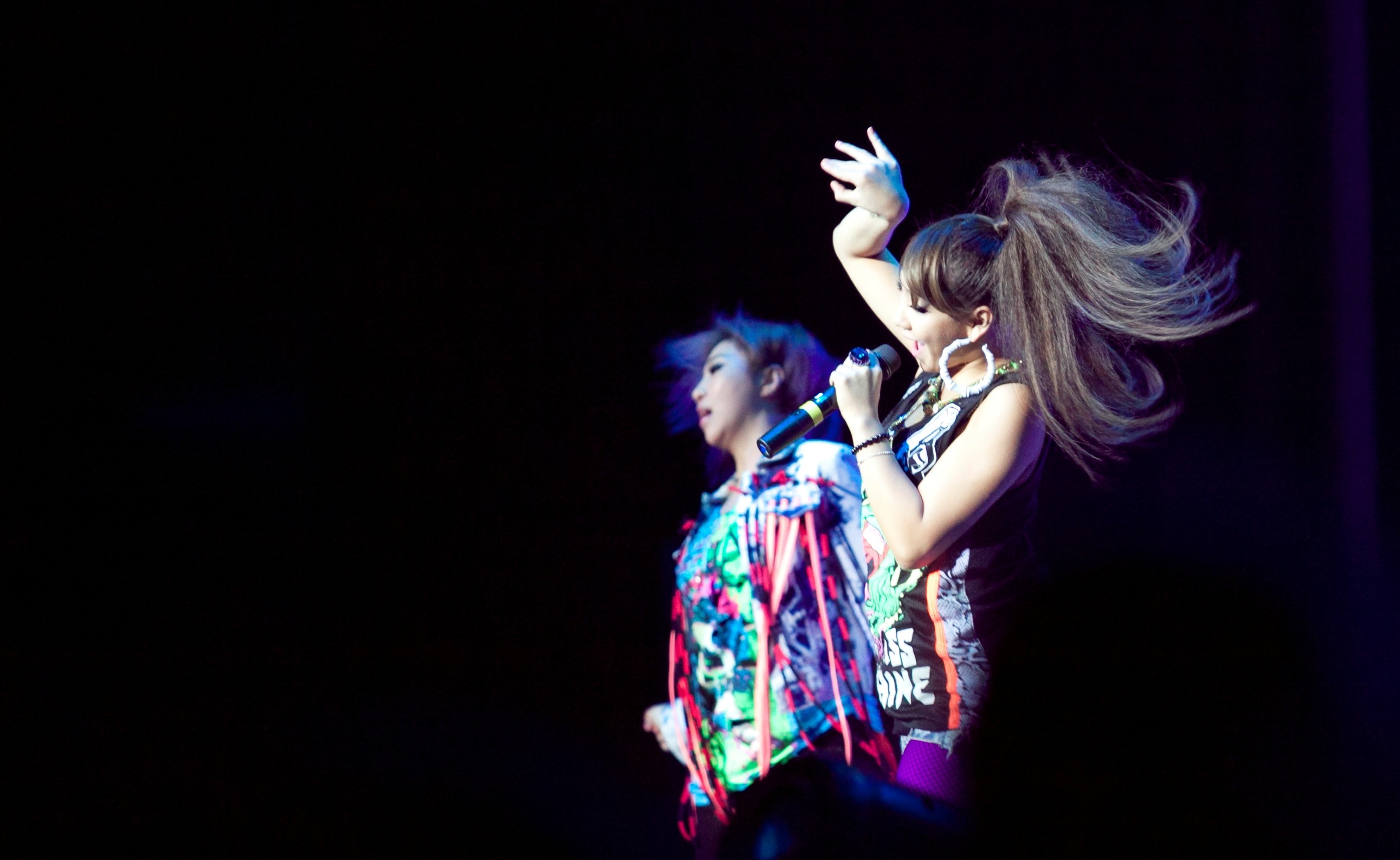 File:2NE1 2011 5.jpg 2582x1586