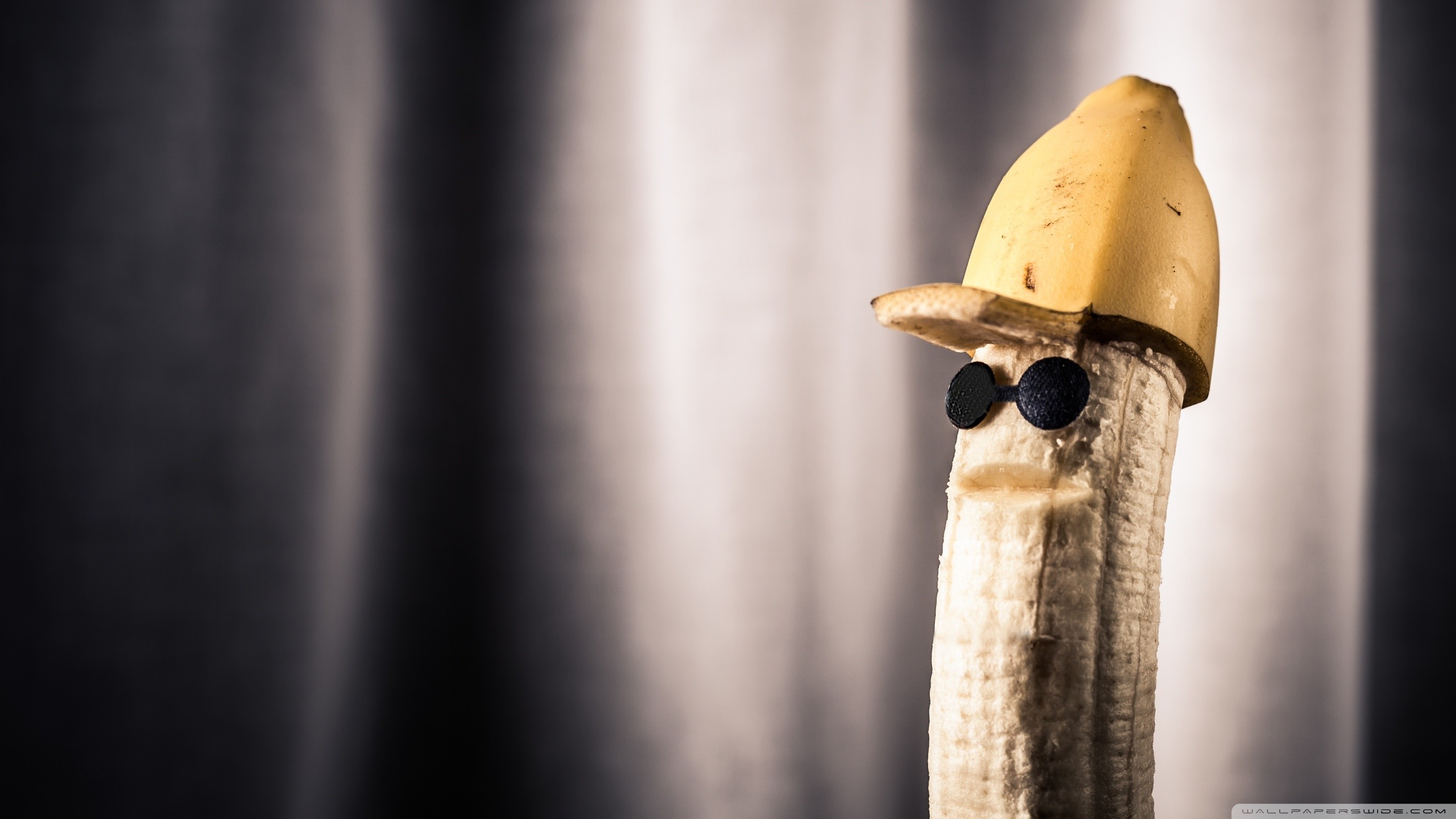 Banana background desktop wallpaper cute  Premium Vector  rawpixel