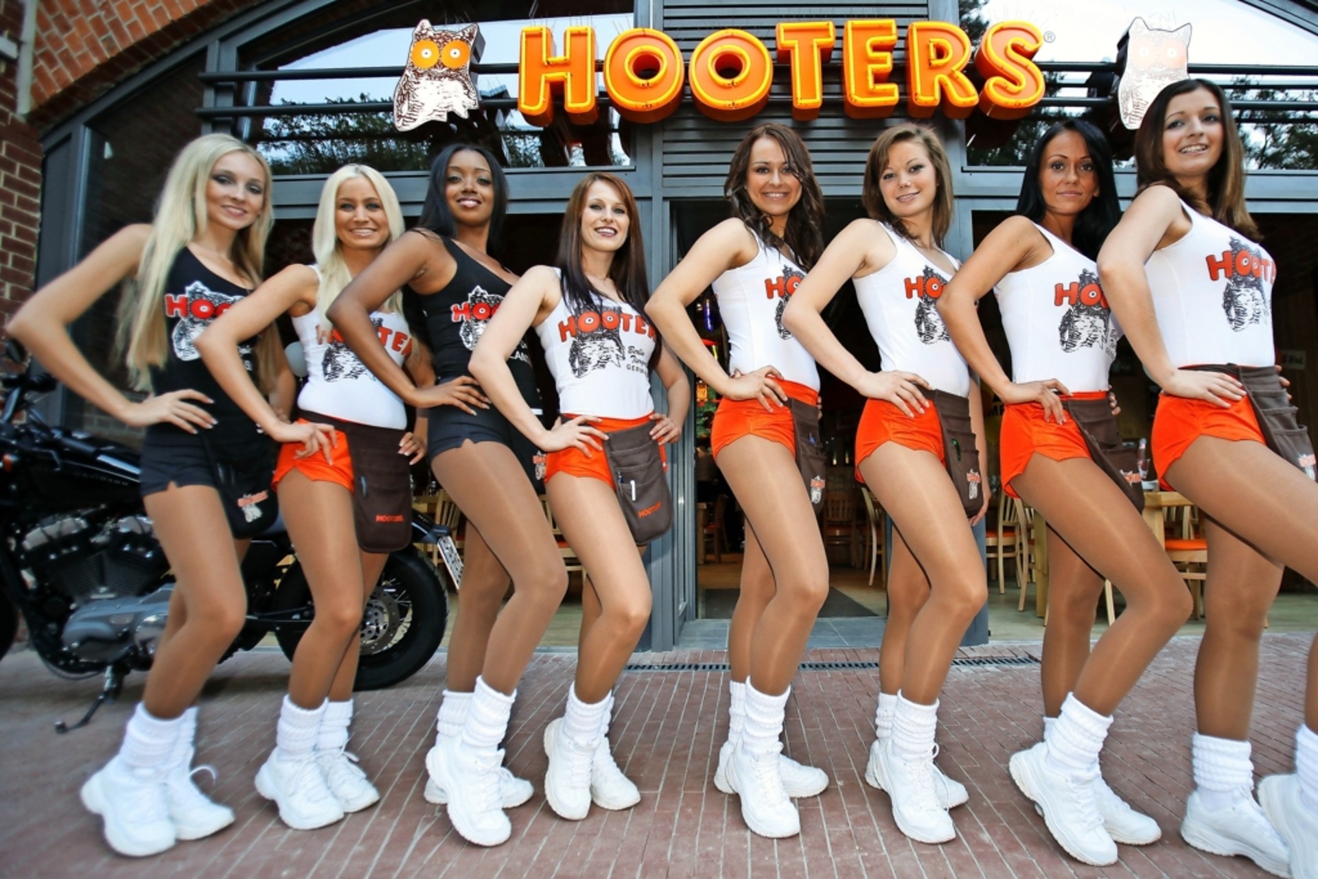 Hooters Wallpaper 67 Pictures WallpaperSet Hooters Wallpaper 67 Pictures WallpaperSet