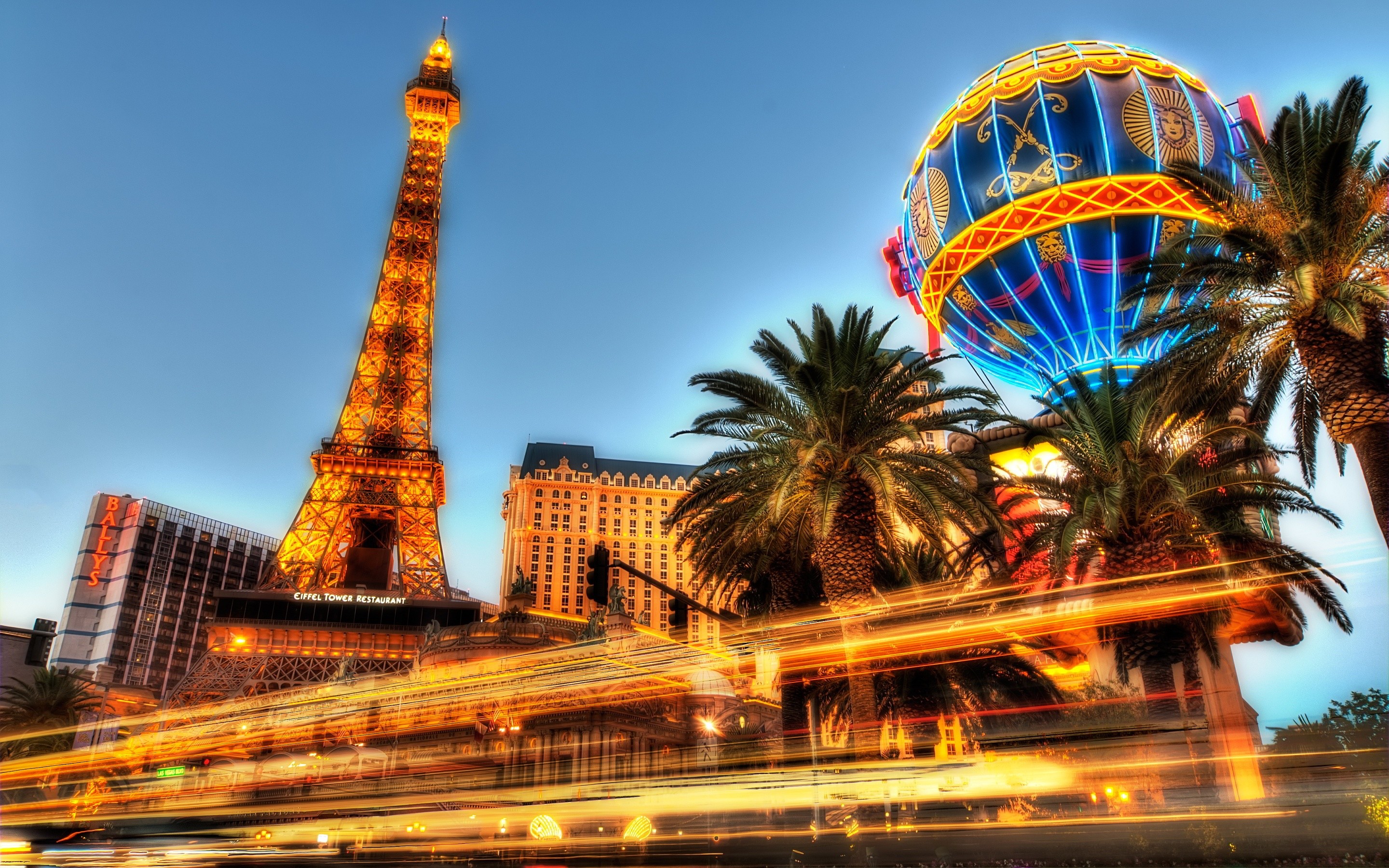 Las-Vegas-Paris-Hotel-Wallpaper-in-2880x1800 2880x1800