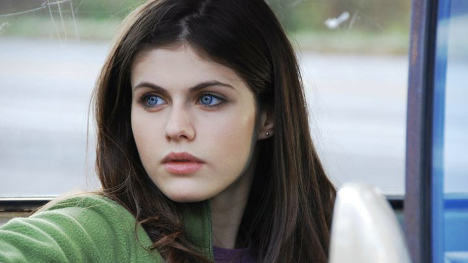 Alexandra Daddario Wallpapers 75 Pictures
