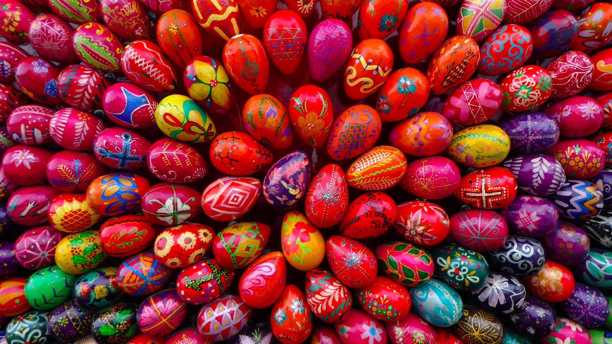 9 Best Free Easter Wallpapers