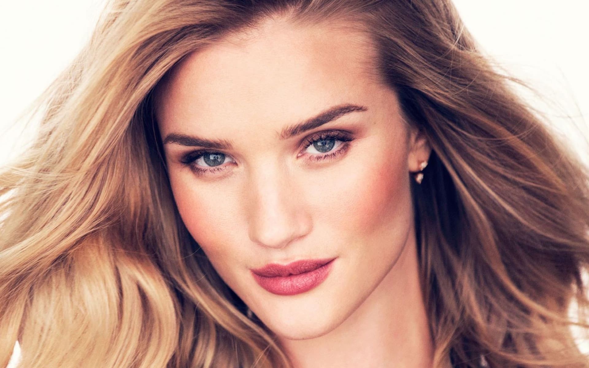 Rosie Huntington Wallpaper 70 Pictures Images, Photos, Reviews